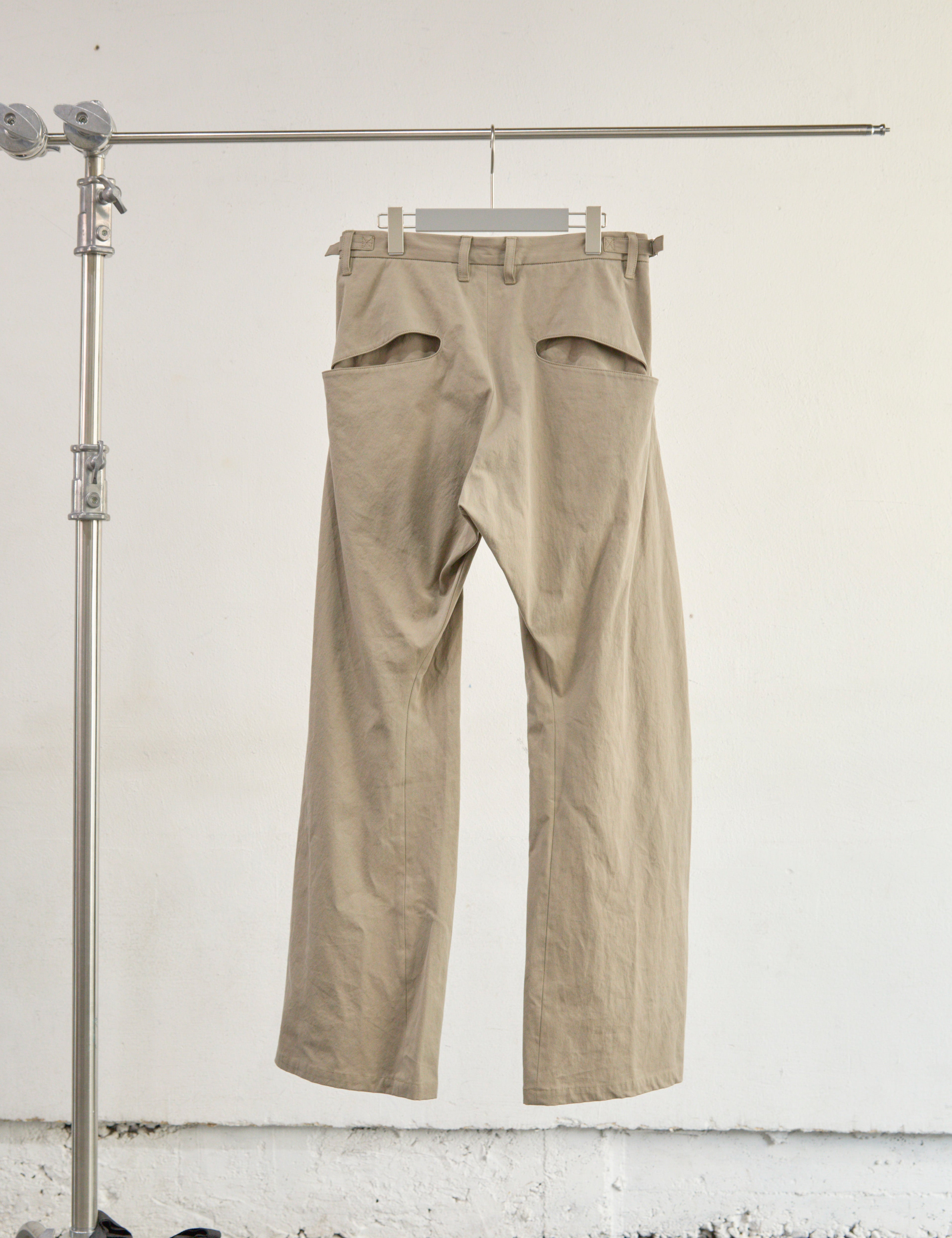 BEIGE 2TUCKED CURVED LEG COTTON TROUSERS