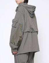 Load image into Gallery viewer, CHARCOAL KHAKI MULTI POCKETS DETACHABLE UTILITY BLOUSON
