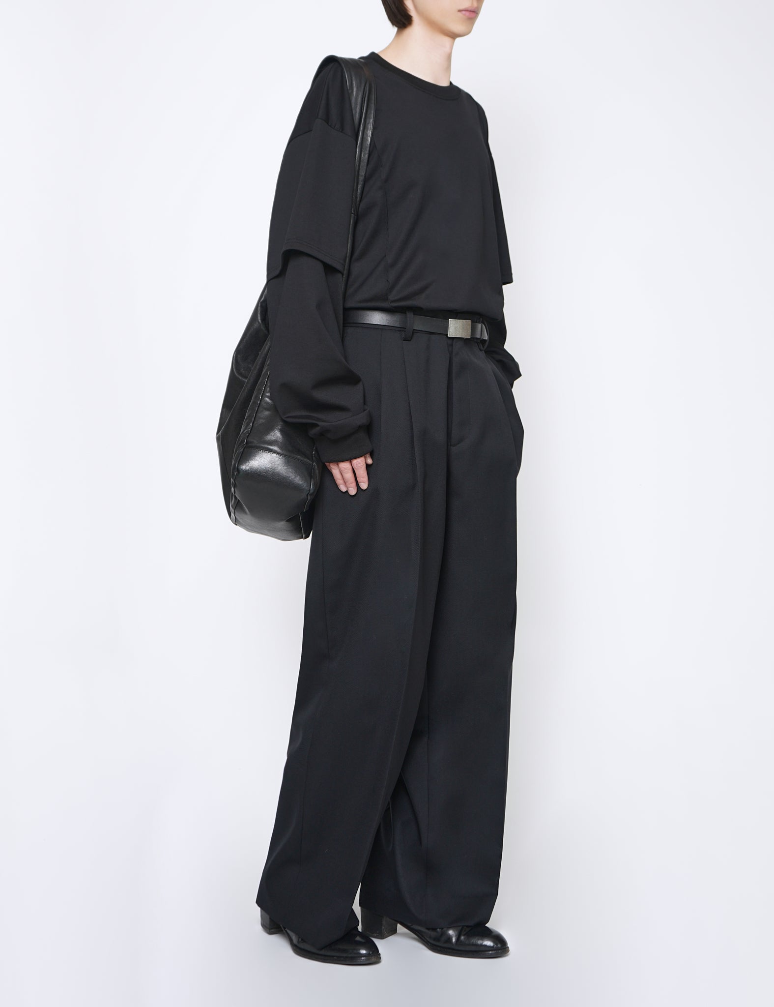 BLACK OVERSIZED LAYERED SLEEVE TEE