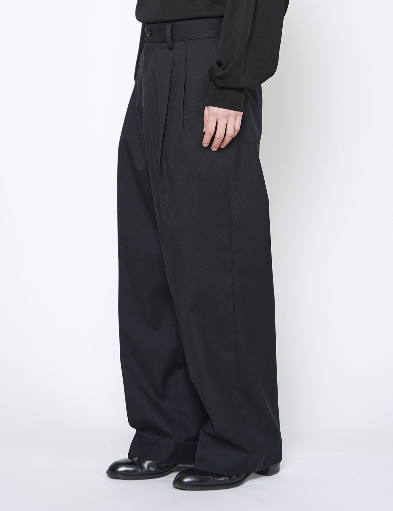 BLACK LONG WIDE TROUSERS