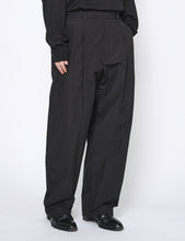 Load image into Gallery viewer, BLACK WINDPROOF NYLON WIDE EASY TROUSERS
