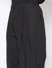 Load image into Gallery viewer, BLACK WINDPROOF NYLON WIDE EASY TROUSERS
