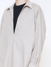 Load image into Gallery viewer, GREIGE C/SI TWILL OVERSIZED SKIPPER SHIRT
