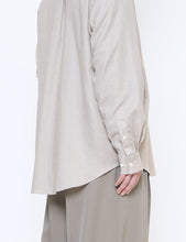 Load image into Gallery viewer, GREIGE C/SI TWILL OVERSIZED SKIPPER SHIRT
