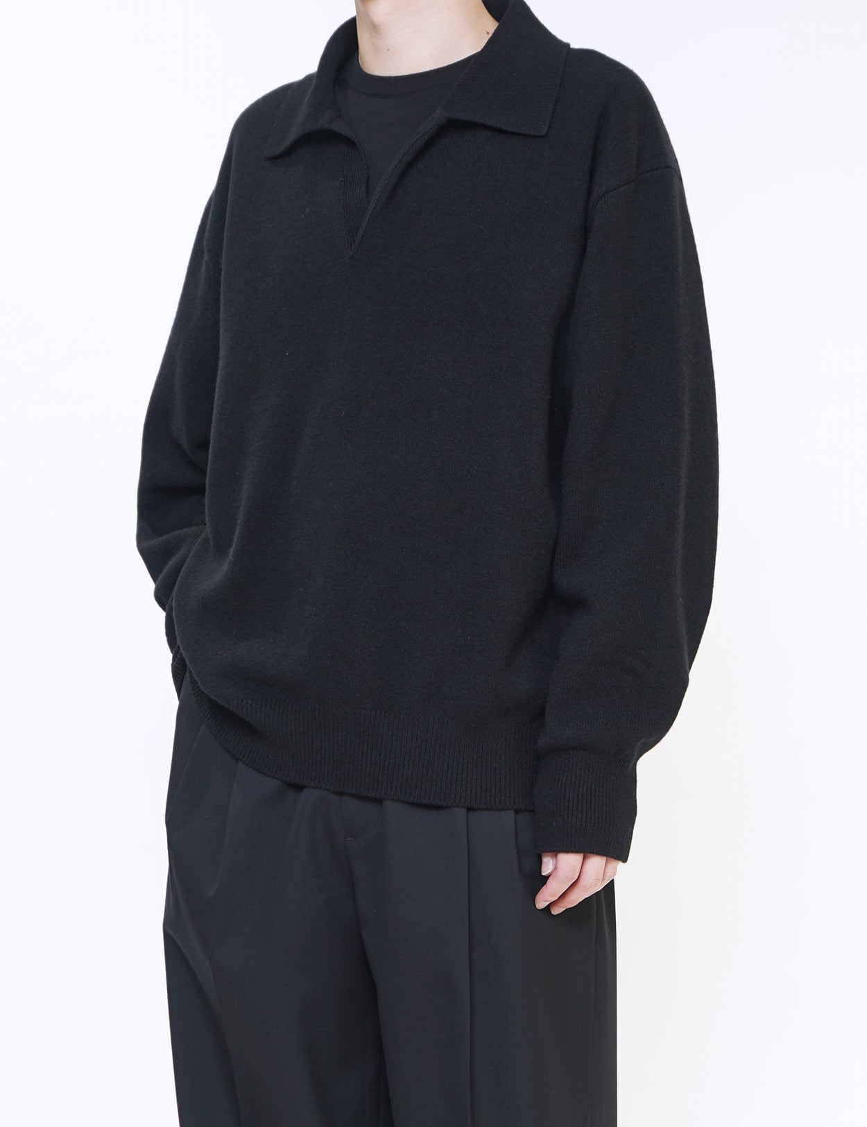 BLACK EXTRA FINE WOOL KNIT SKIPPER LS