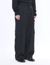 Load image into Gallery viewer, BLACK CARGO POCKET WIDE EASY TROUSERS
