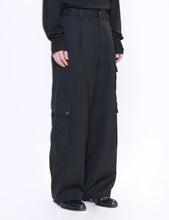 Load image into Gallery viewer, BLACK CARGO POCKET WIDE EASY TROUSERS
