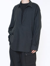 Load image into Gallery viewer, BLACK C/SI TWILL OVERSIZED SKIPPER SHIRT
