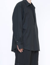 Load image into Gallery viewer, BLACK C/SI TWILL OVERSIZED SKIPPER SHIRT
