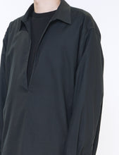 Load image into Gallery viewer, BLACK C/SI TWILL OVERSIZED SKIPPER SHIRT
