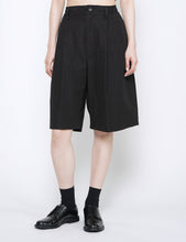 Load image into Gallery viewer, BLACK WINDPROOF NYLON WIDE EASY SHORT TROUSERS
