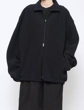 Load image into Gallery viewer, BLACK GRADATION PLEATS TWIST SLEEVE ZIP JACKET
