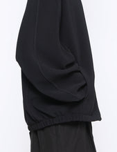 Load image into Gallery viewer, BLACK GRADATION PLEATS TWIST SLEEVE ZIP JACKET
