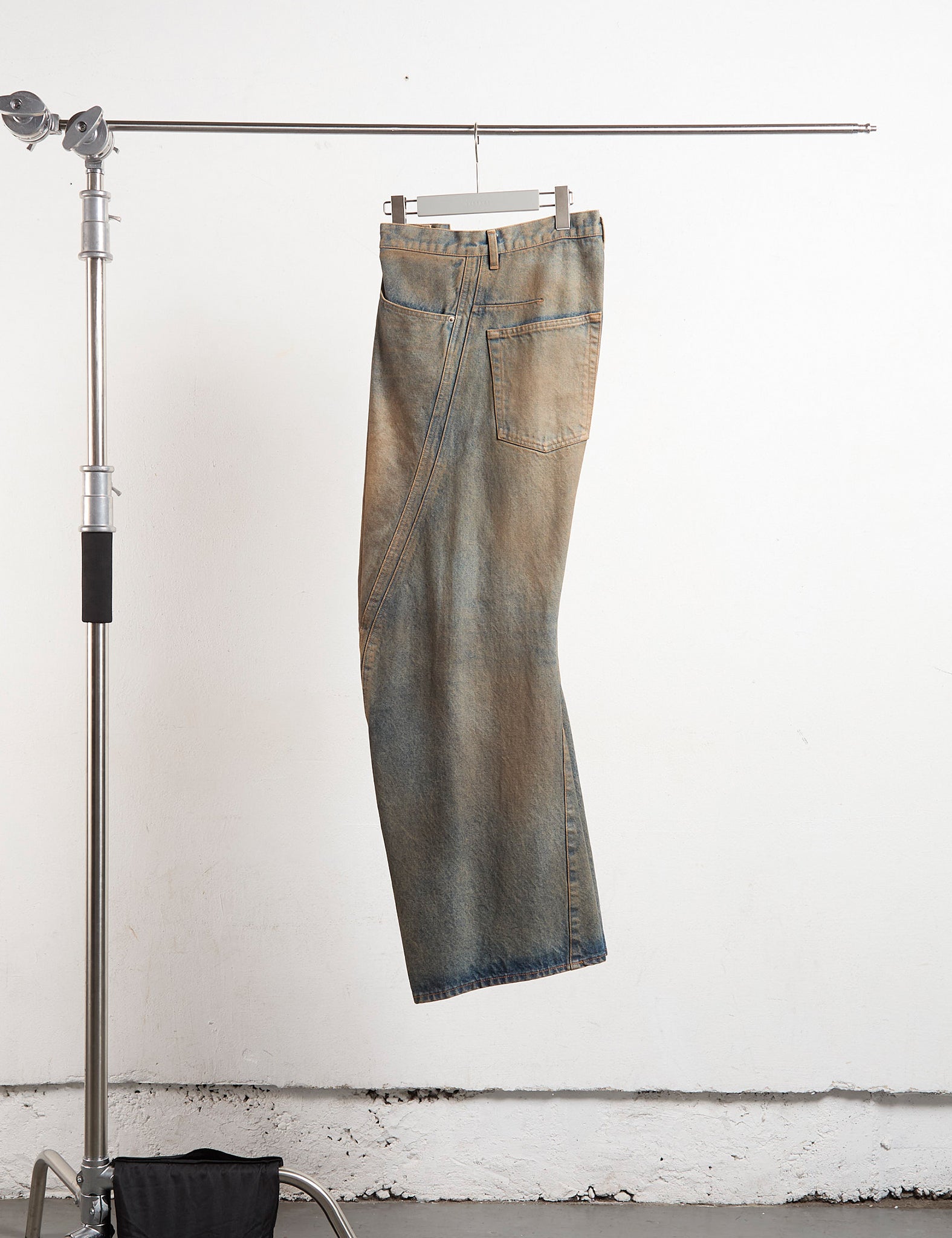 MUD FADED INDIGO 3D TWISTED WIDE LEG JEANS