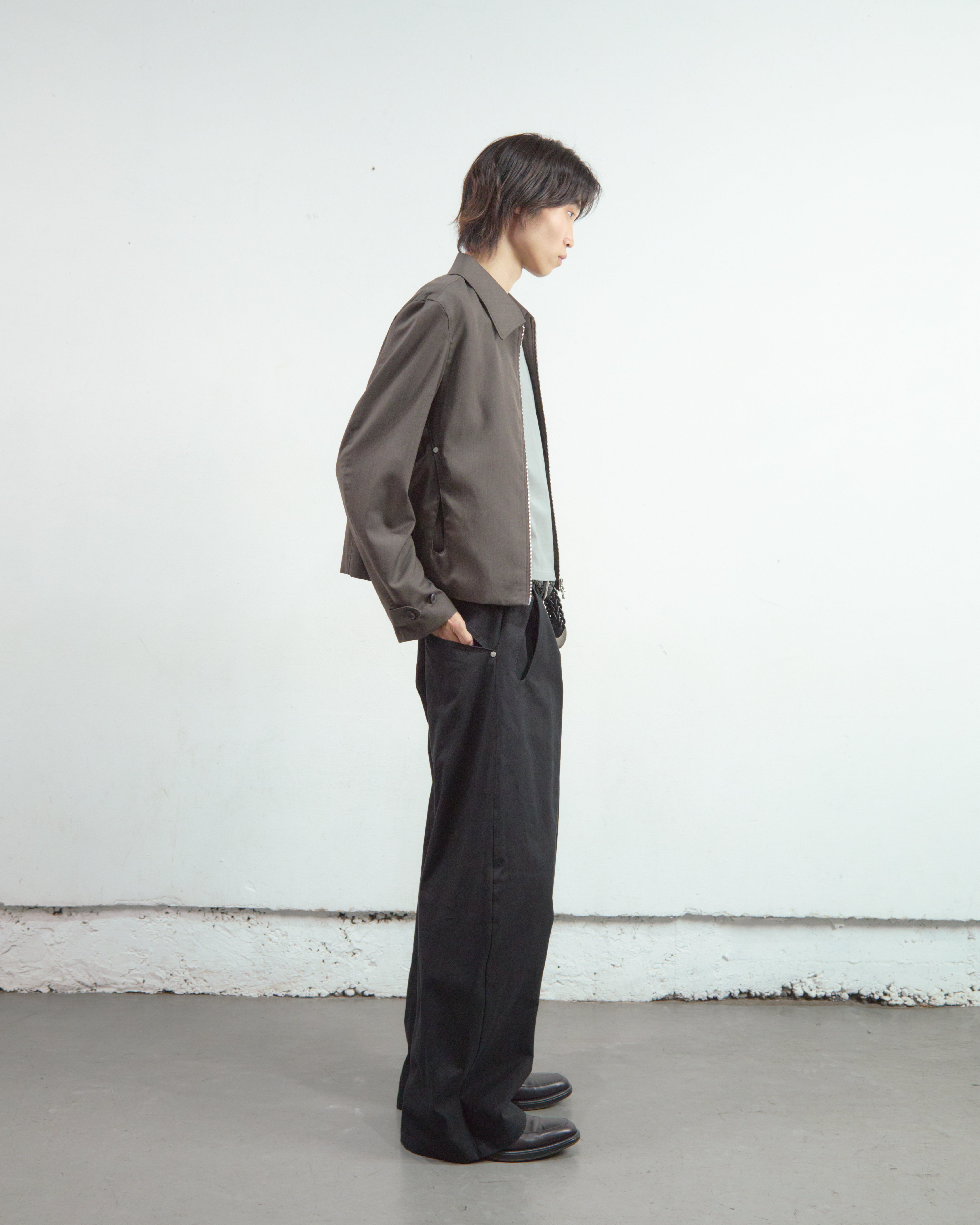 BLACK 2TUCKED CURVED LEG COTTON TROUSERS