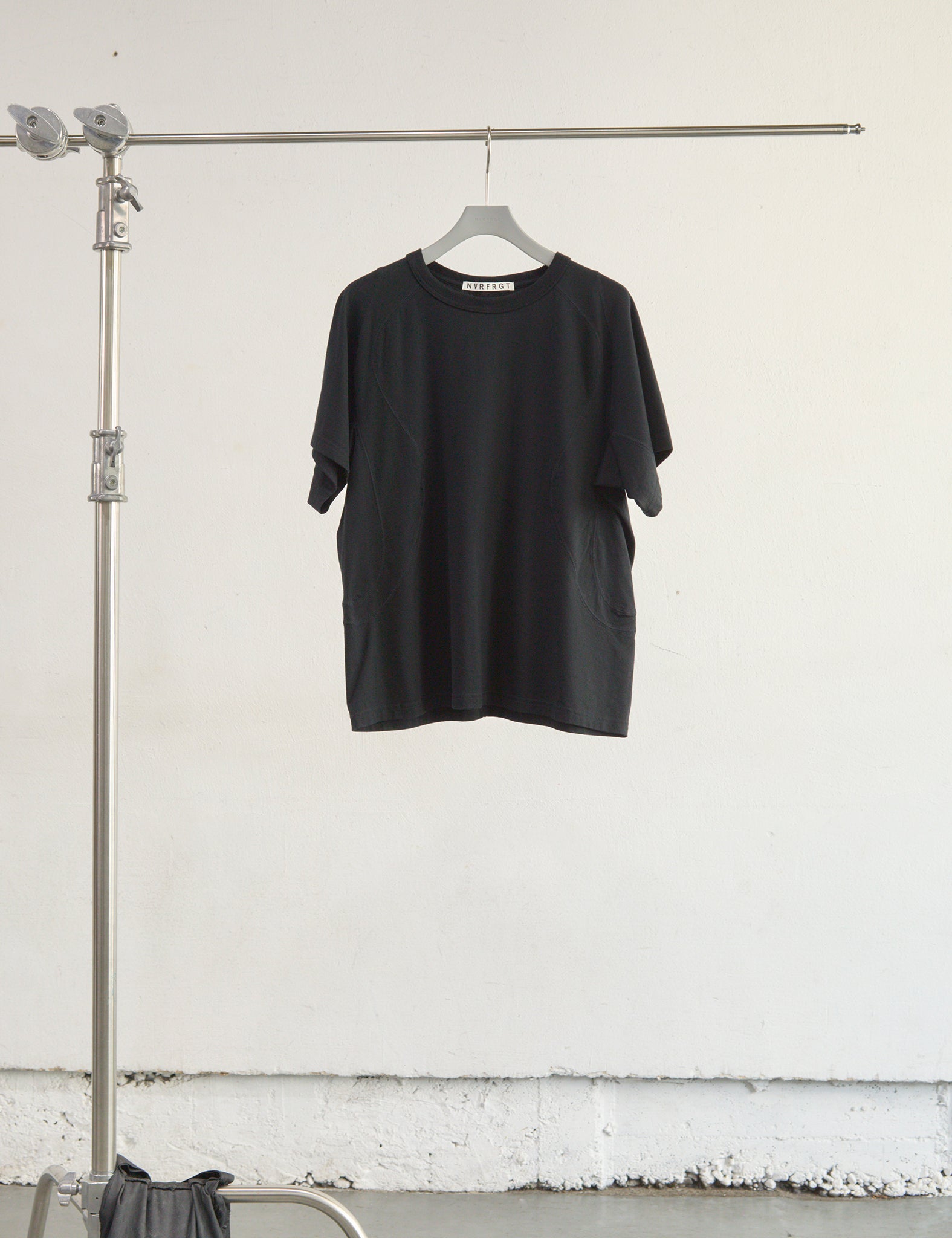 BLACK PANELLED HALF SLEEVE T-SHIRT