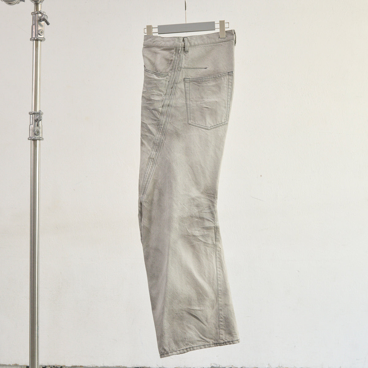 NVRFRGT LIGHT FADED GREY 3D TWISTED WIDE LEG JEANS SS26