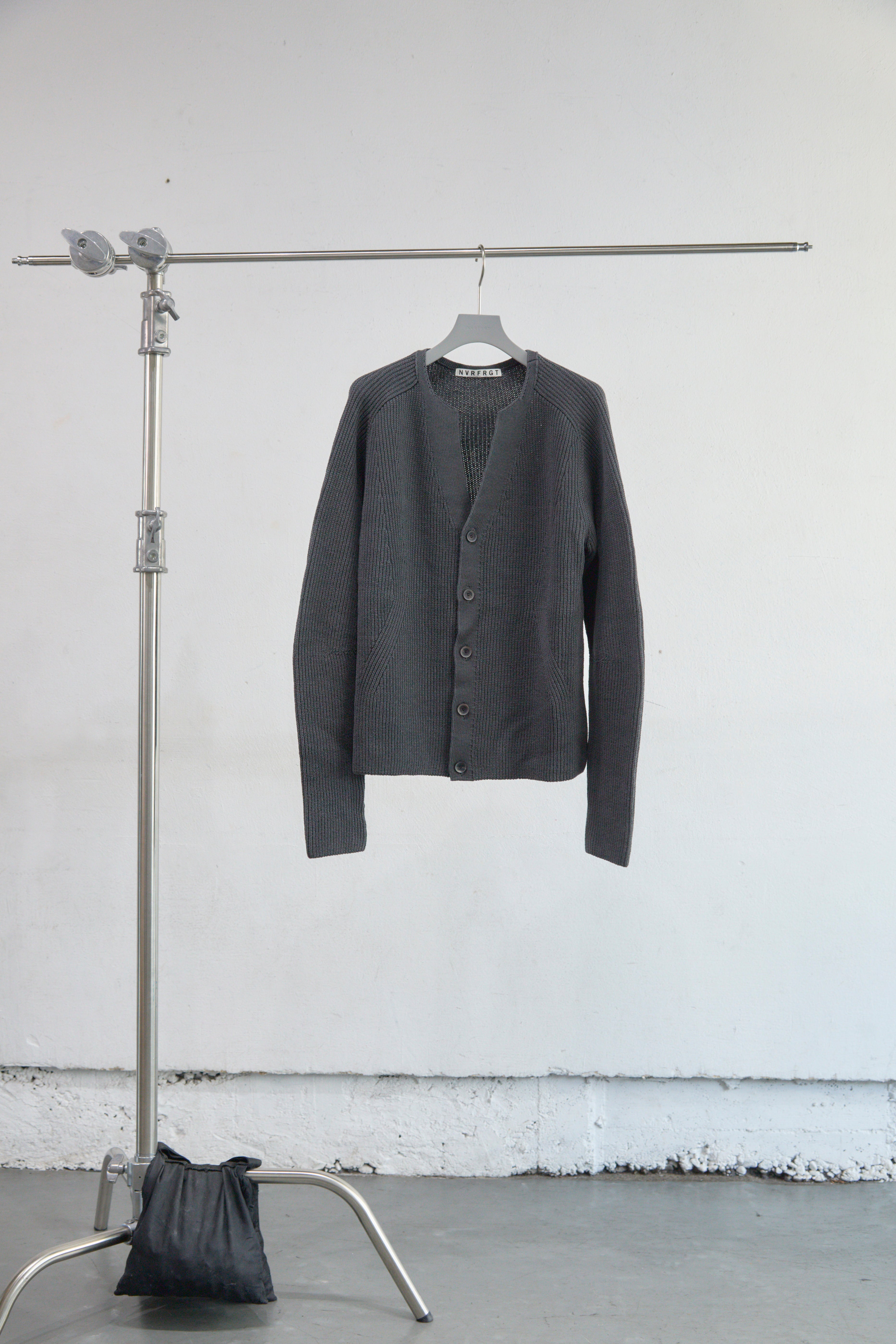 CHARCOAL RIBBED CARDIGAN
