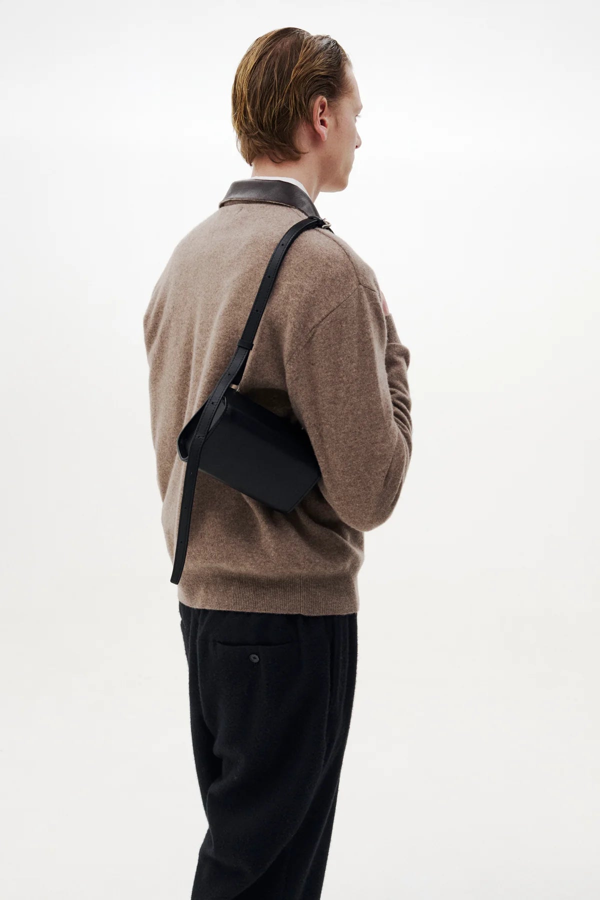 xTSUCHIYA KABAN BLACK CAMERA BAG