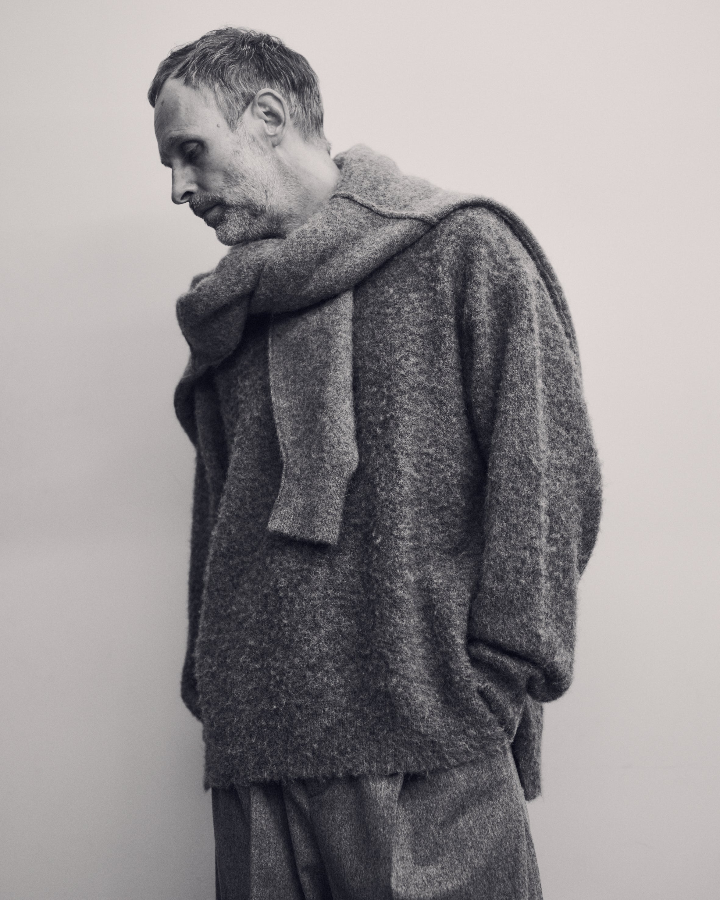 CHARCOAL WOOL/ALPACA KNIT CREW NECK LS