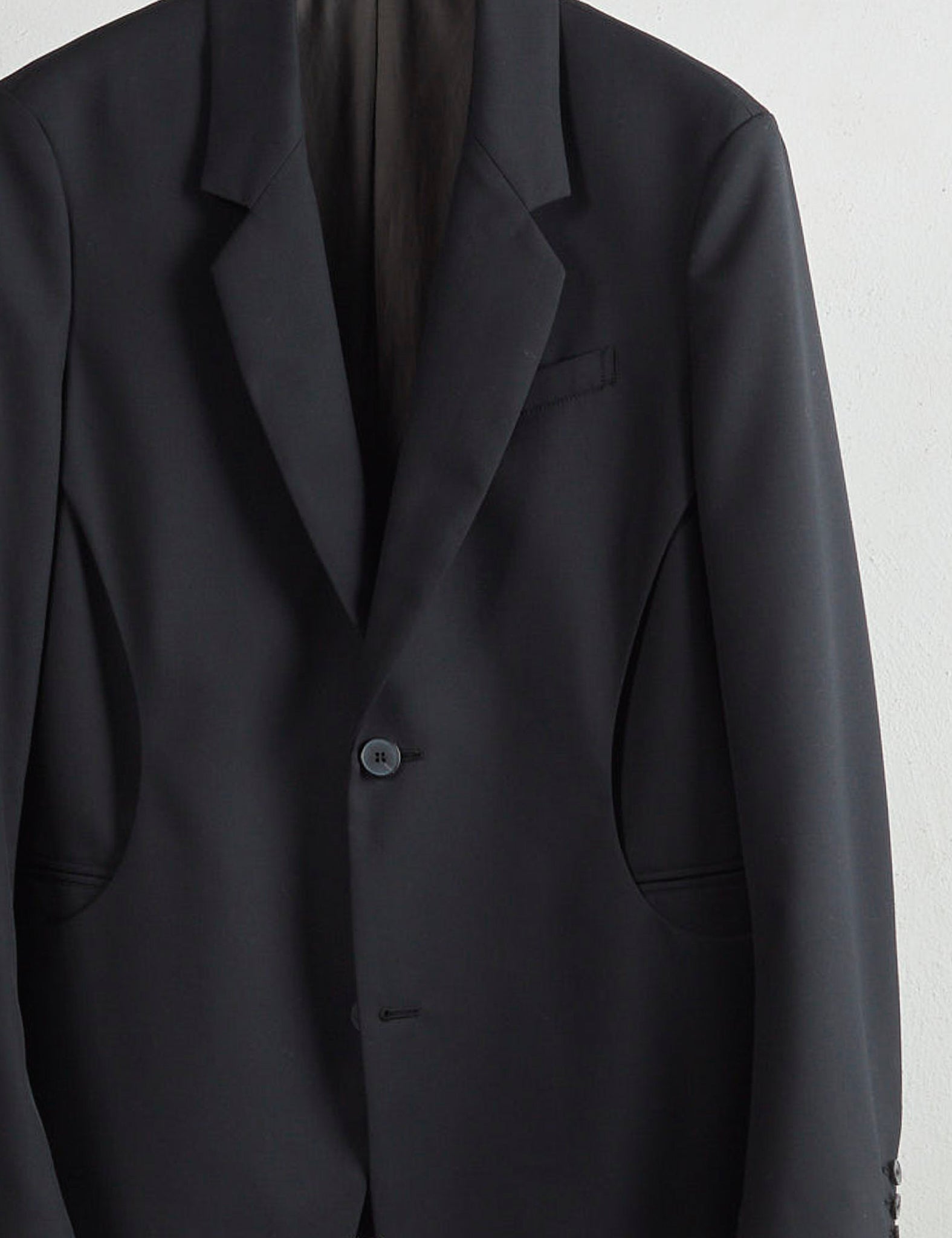 BLACK PANELLED SINGLE-BREASTED BLAZER