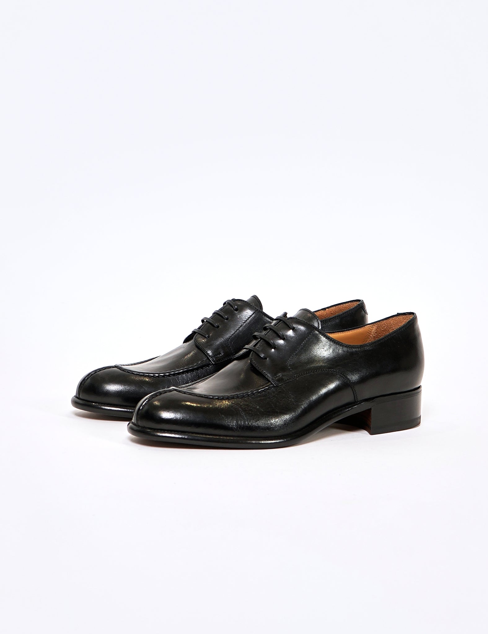 BLACK VEGETABLE CALF U TIP Leather shoes