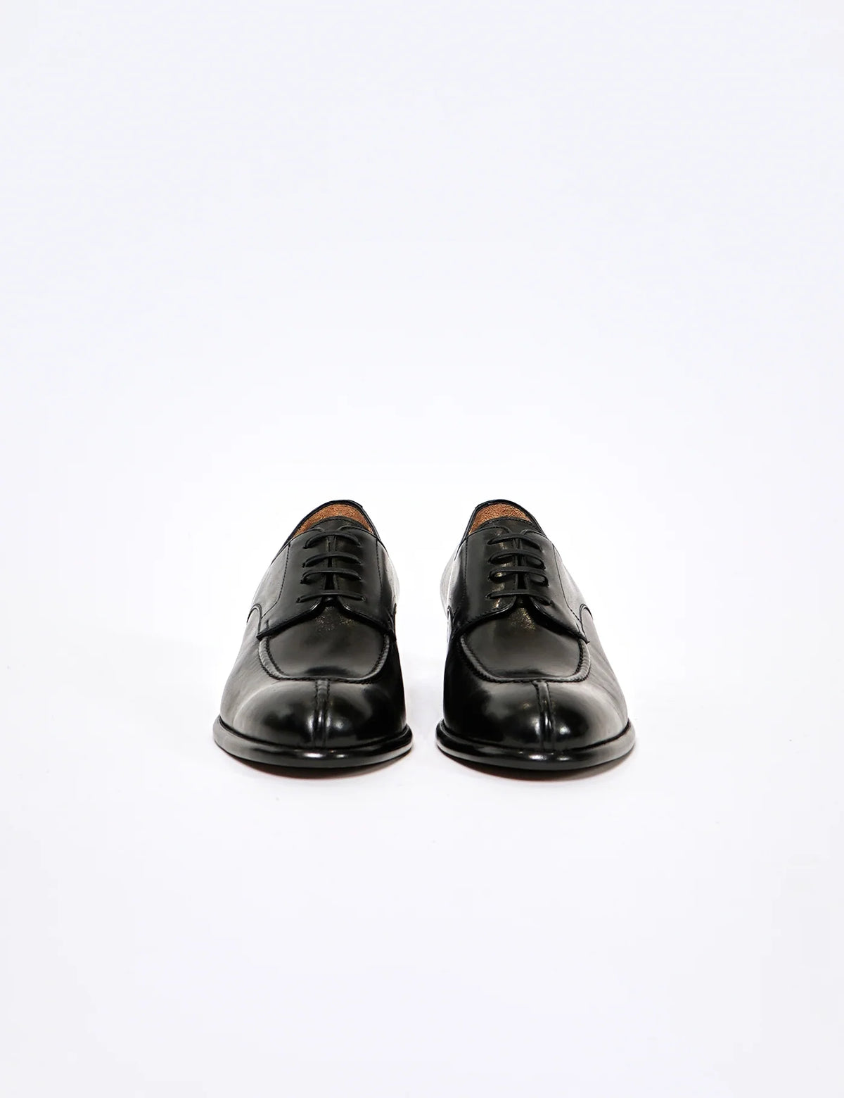 BLACK VEGETABLE CALF U TIP LEATHER SHOES - Y18711