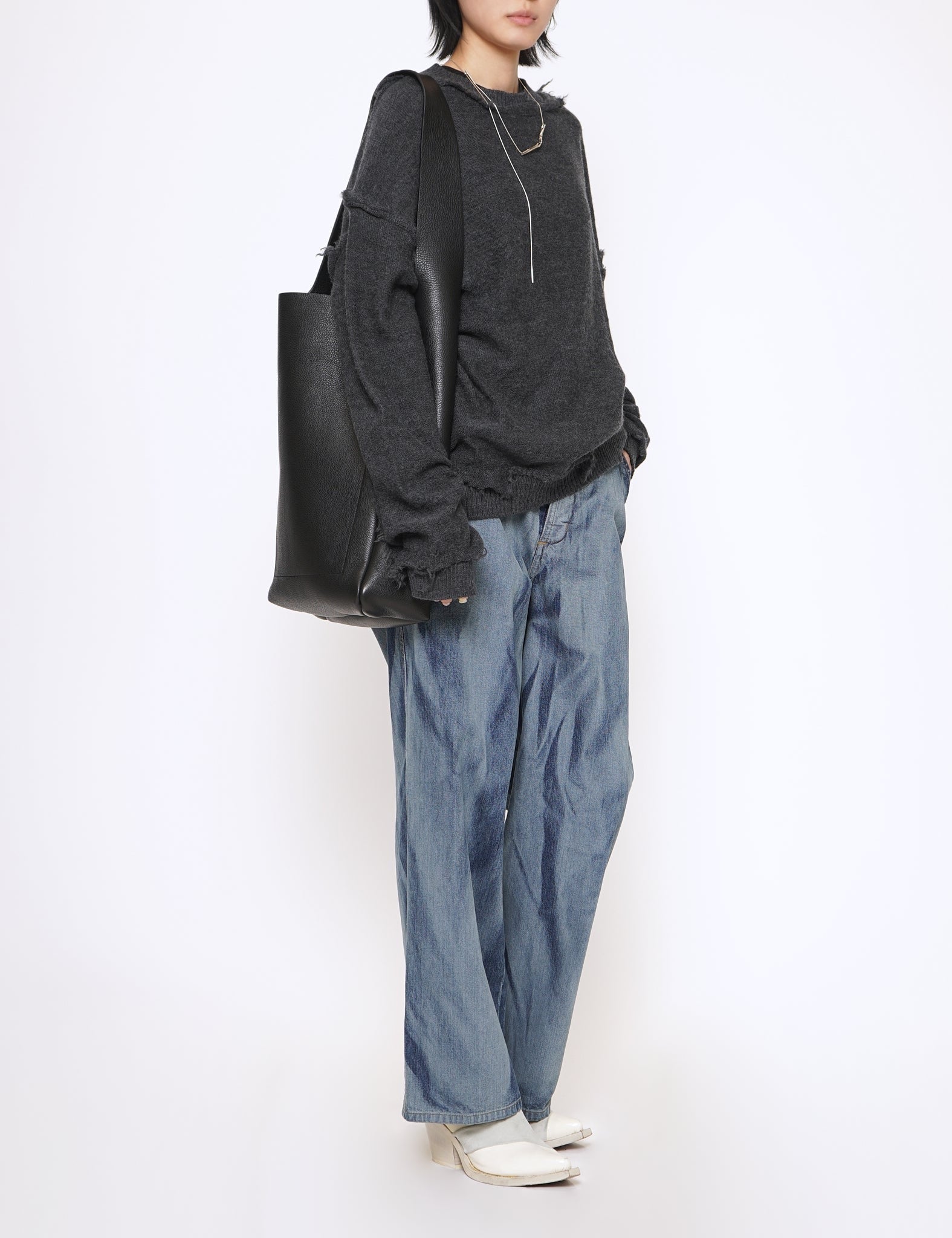 BLACK COW LEATHER SHOULDER BAG M