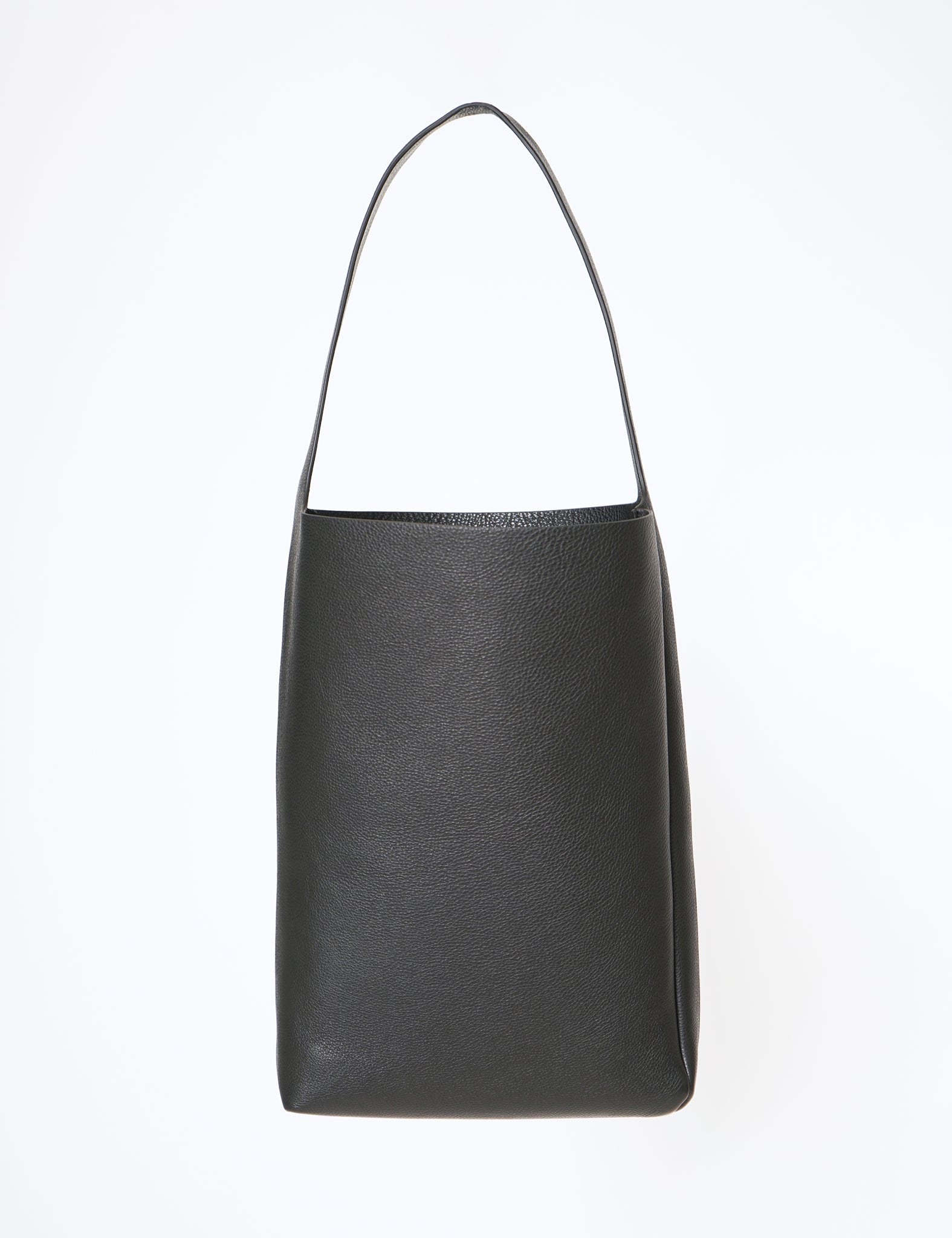 BLACK COW LEATHER SHOULDER BAG M