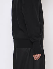 Load image into Gallery viewer, BLACK EXTRA FINE WOOL KNIT SKIPPER LS
