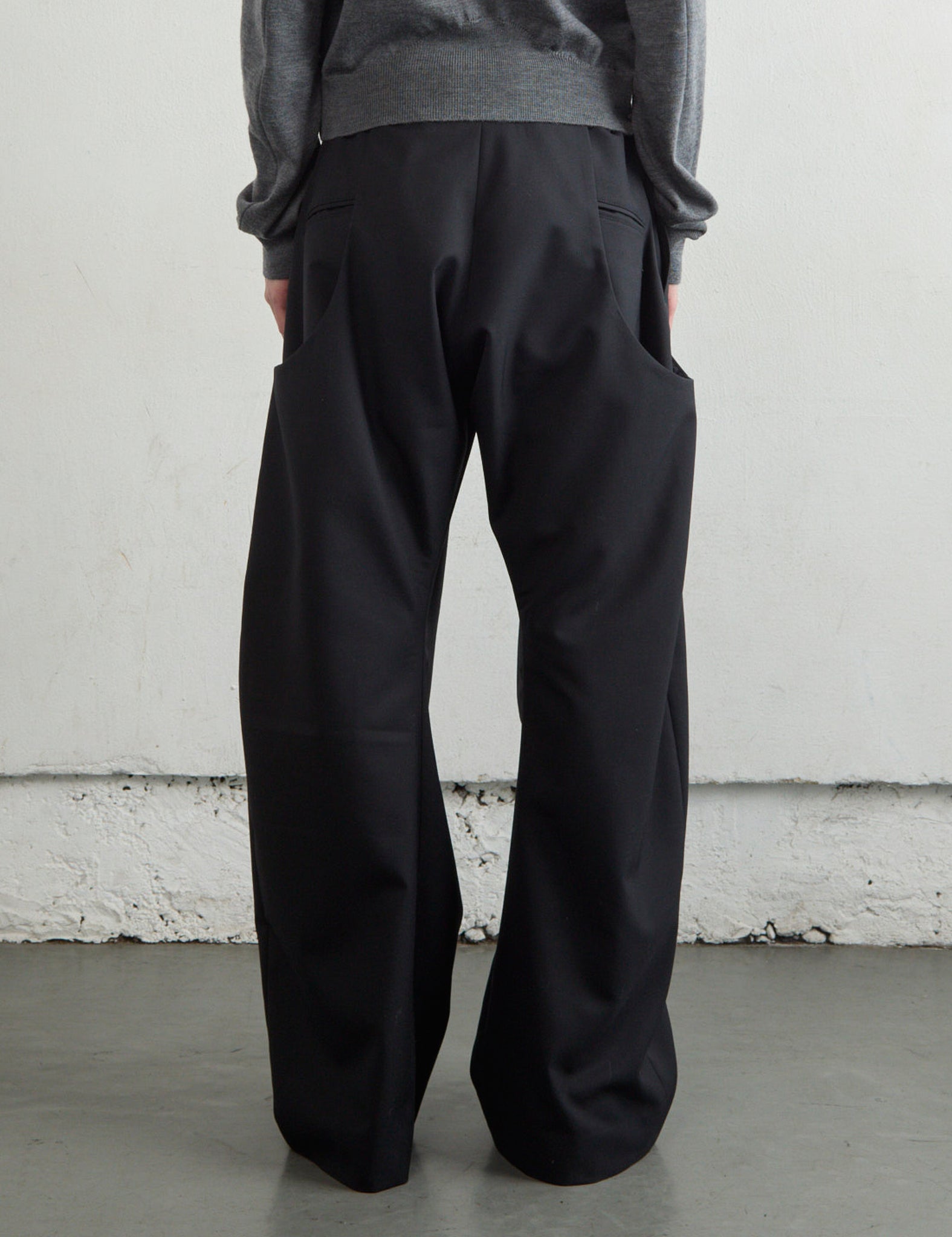 BLACK 2TUCK CURVED LEG TROUSERS