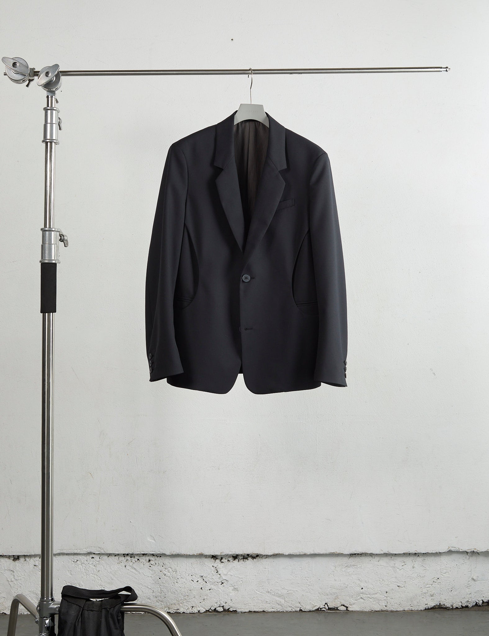 BLACK PANELLED SINGLE-BREASTED BLAZER