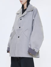 Load image into Gallery viewer, GREY SHORT MACKINTOSH JACKET
