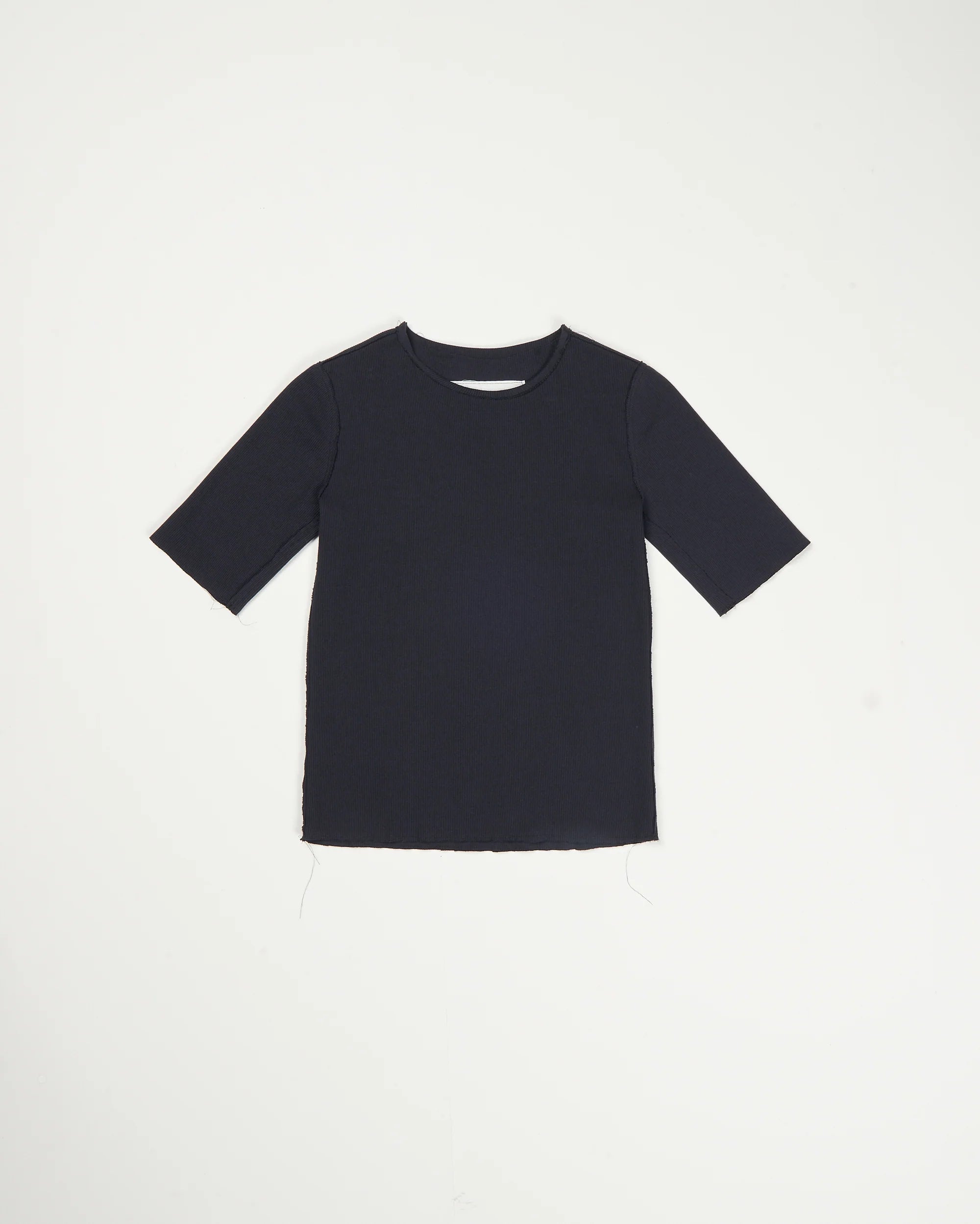 NAVY FITTED TEE