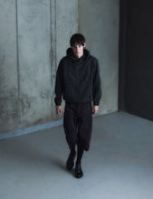 Load image into Gallery viewer, CHARCOAL COTTON GABARDINE AIDOS PARKA
