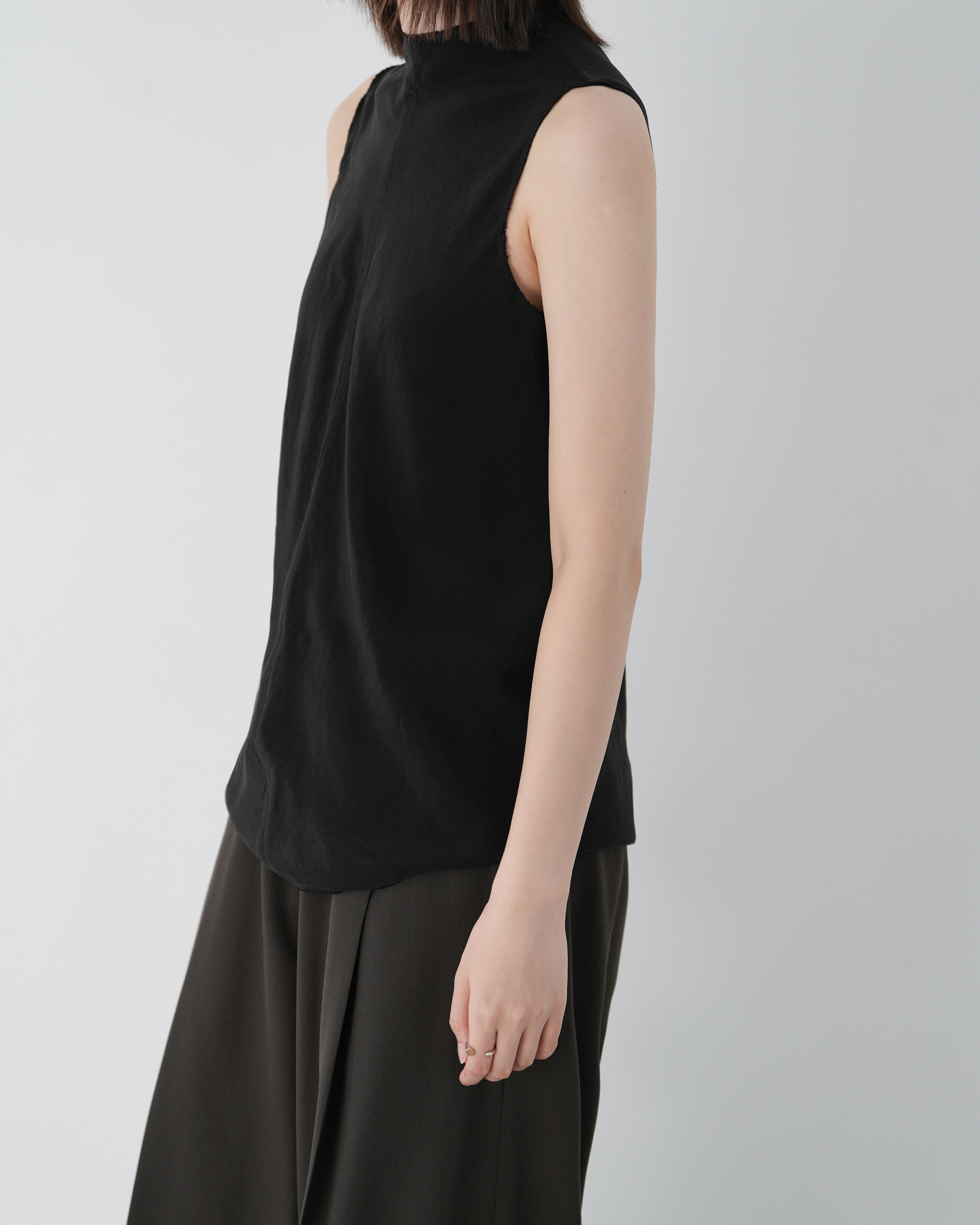 GABRIELA COLL GARMENTS BLACK CUPRO CENTER SEAMS TOP E2