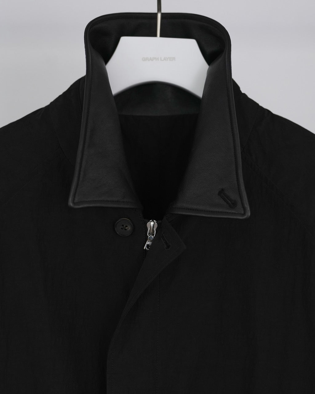 GRAPH LAYER EXCLUSIVE BLACK WINDPROOF NYLON OVERSIZED SHORT JACKET