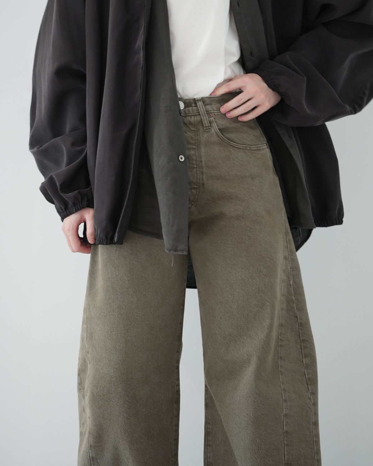 KHAKI DEFORMATION WIDE COLOR DENIM PANTS