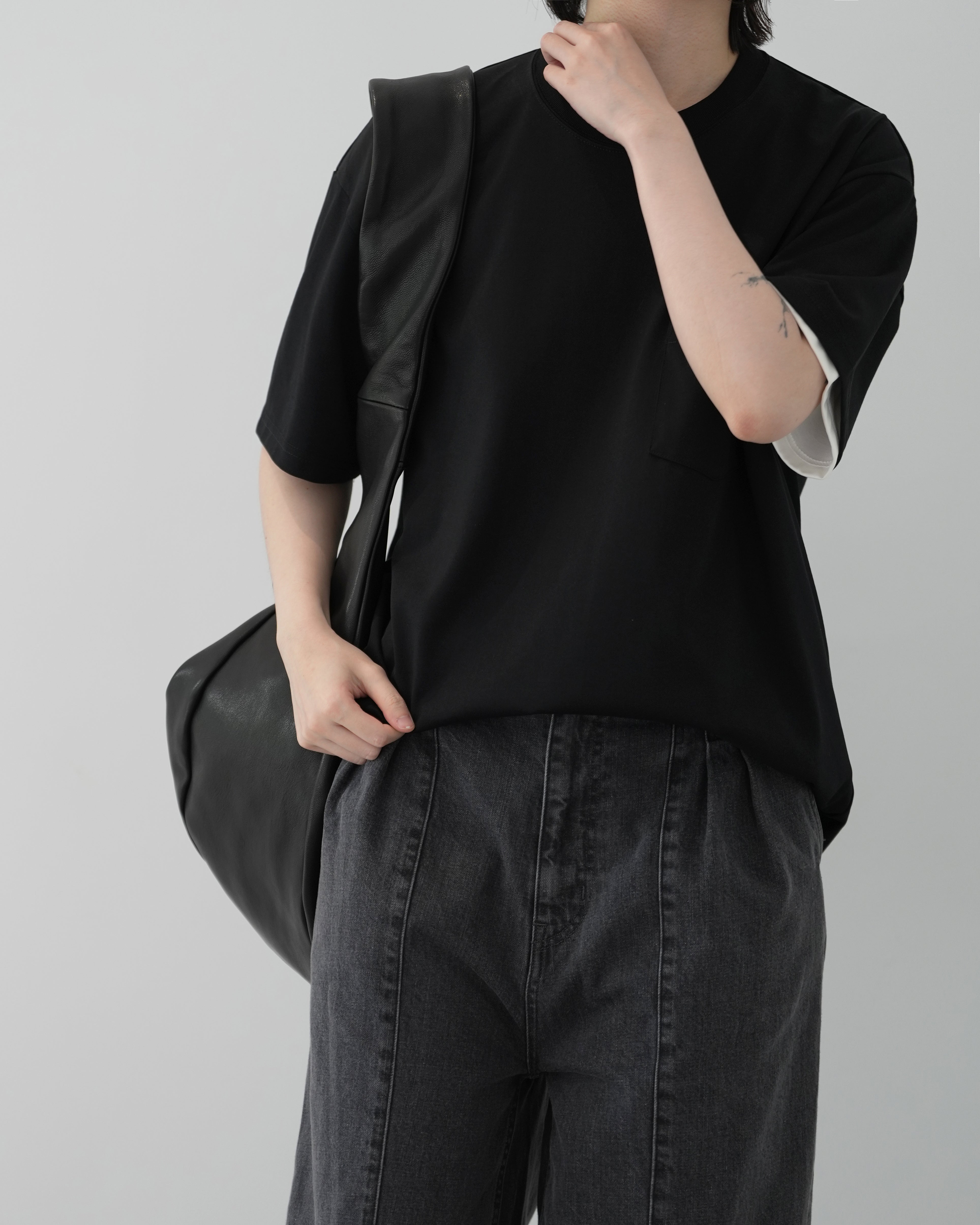 ssstein BLACK TWIST SHOULDER BAG