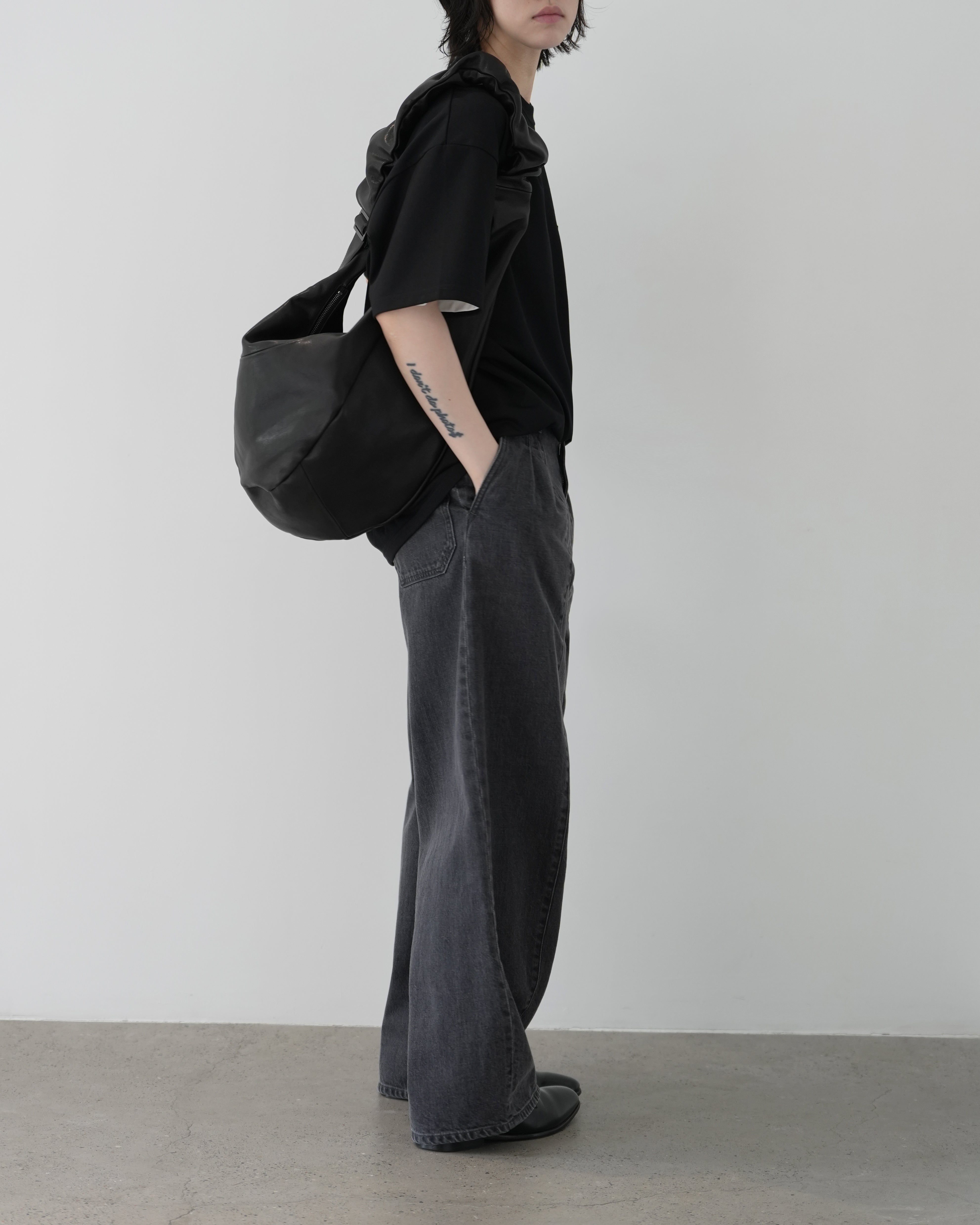 ssstein BLACK TWIST SHOULDER BAG