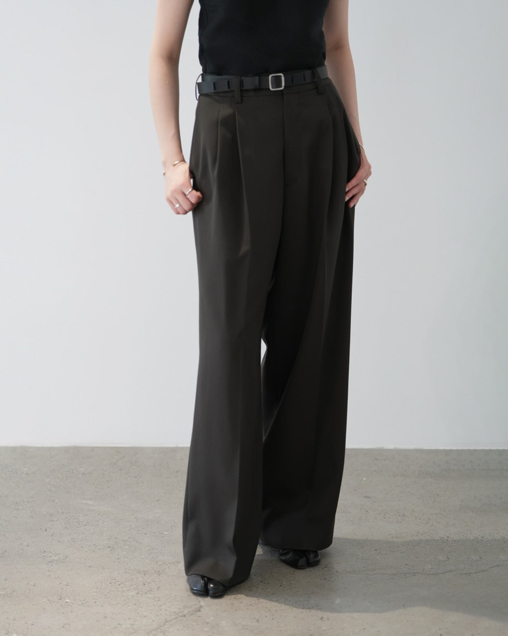 GREY KHAKI LONG WIDE TROUSERS