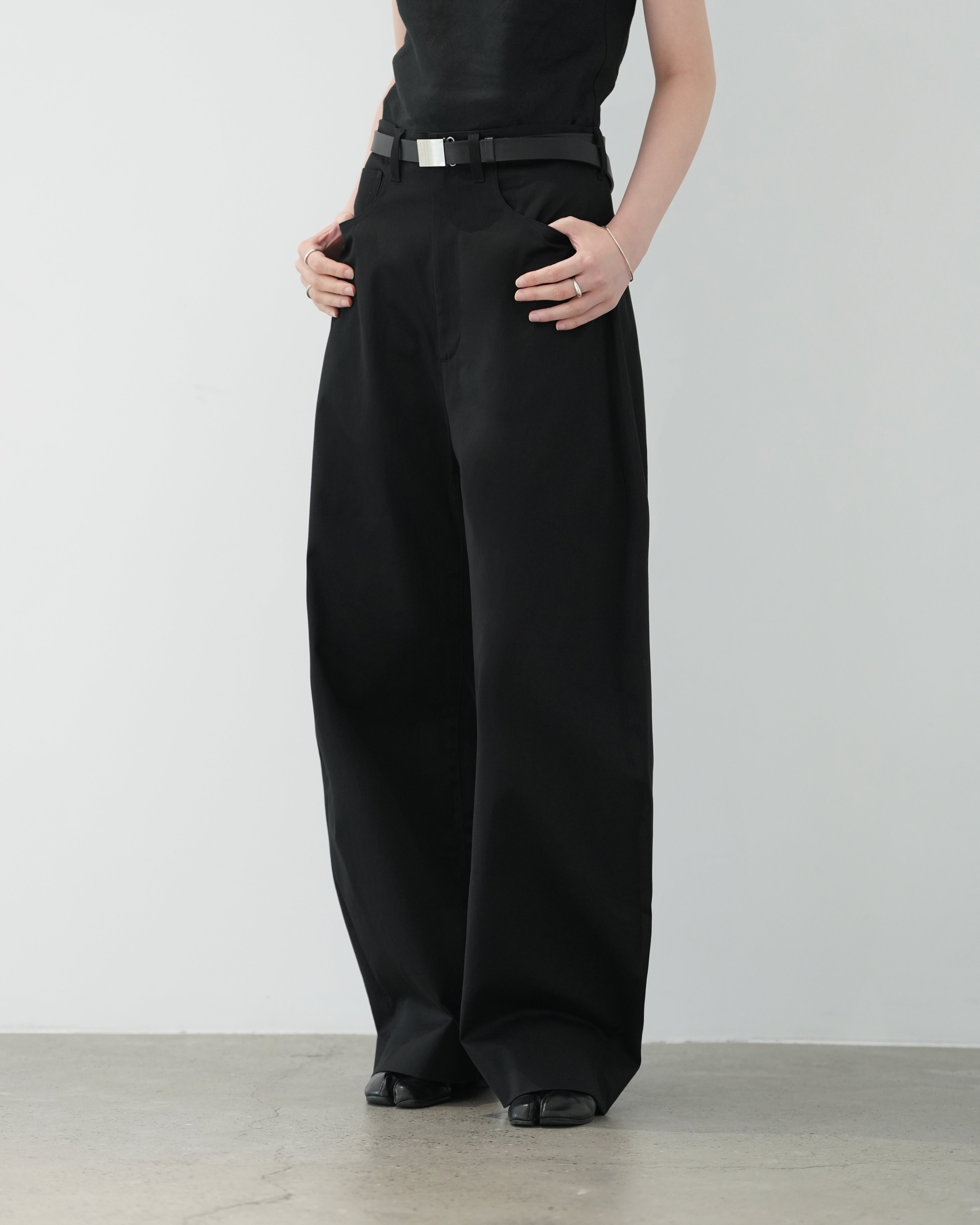 BLACK DOUBLE WEAVE COTTON ROUND PANTS