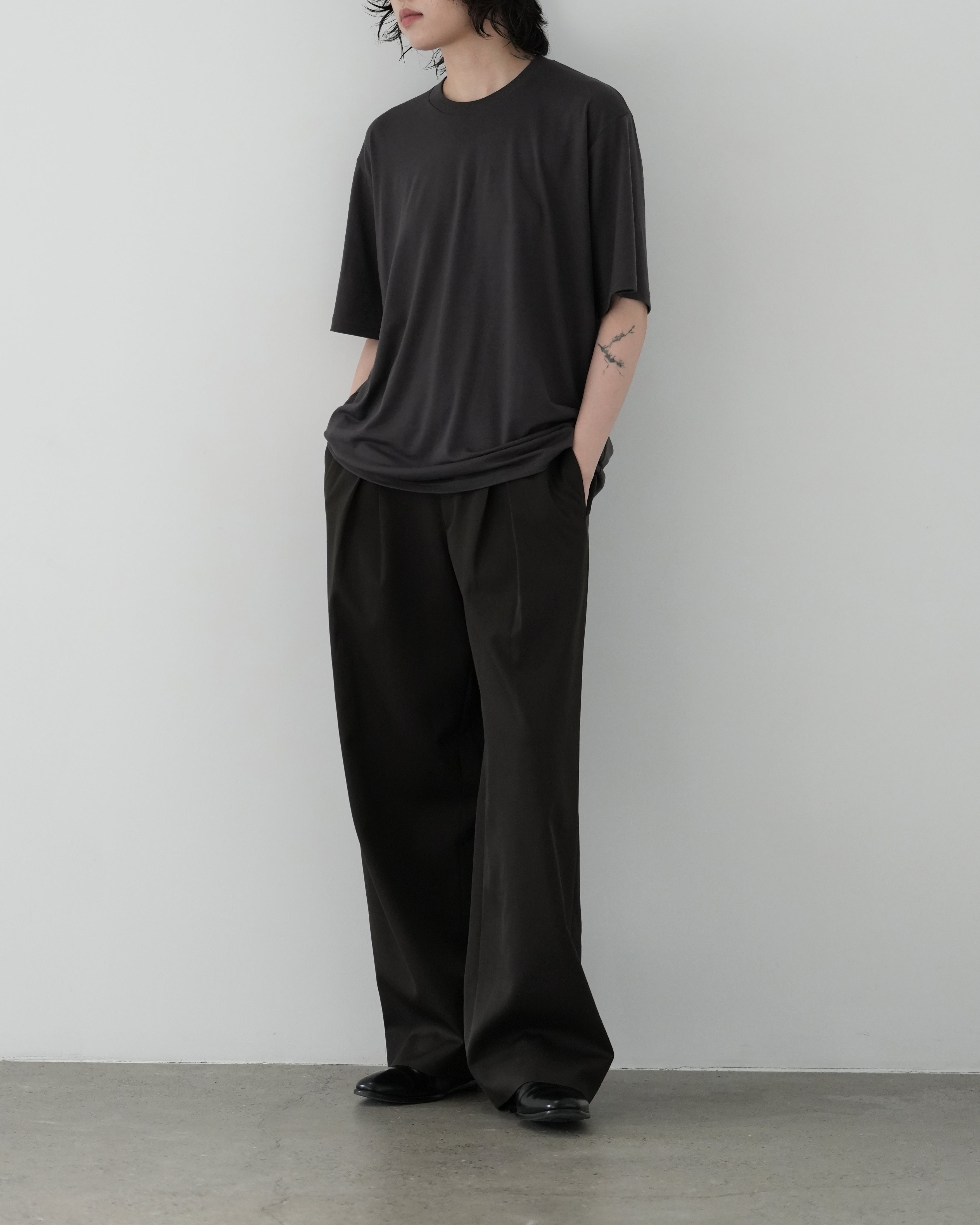 CHARCOAL FINE WOOL OVERSIZED SHORT SLEEVE TEE