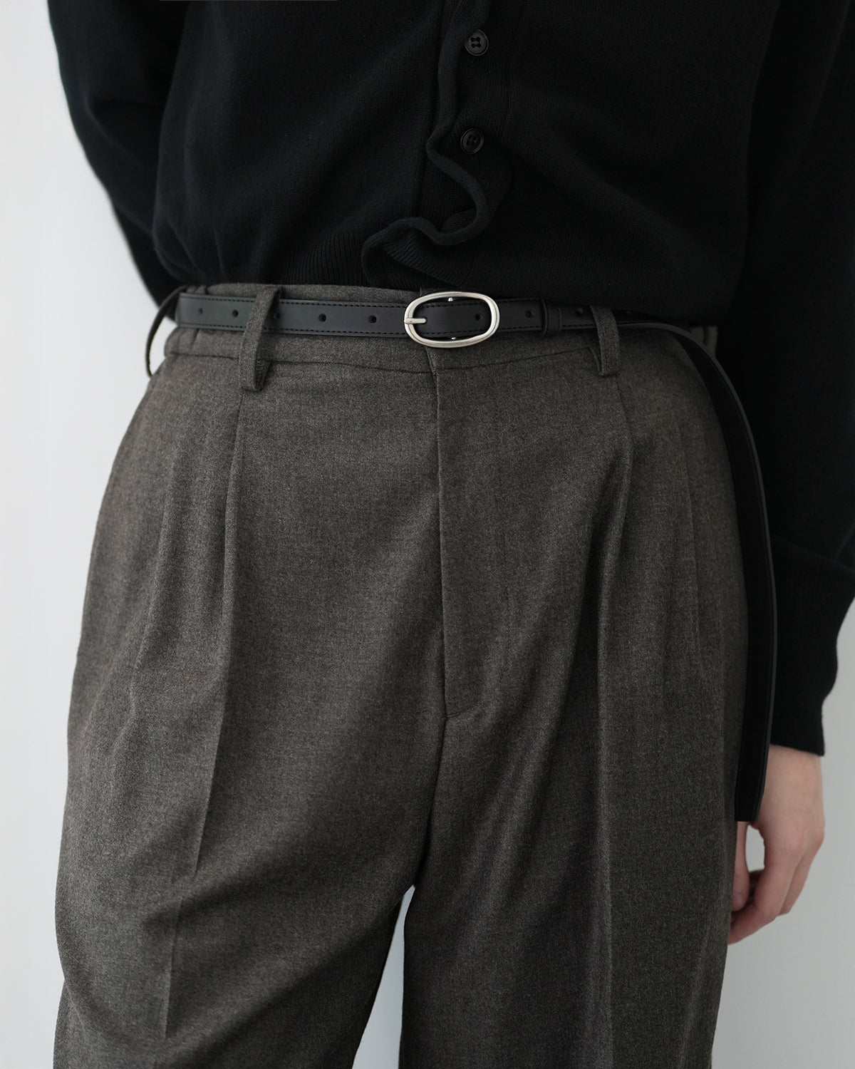 BLACK OVAL LEATHER BELT
