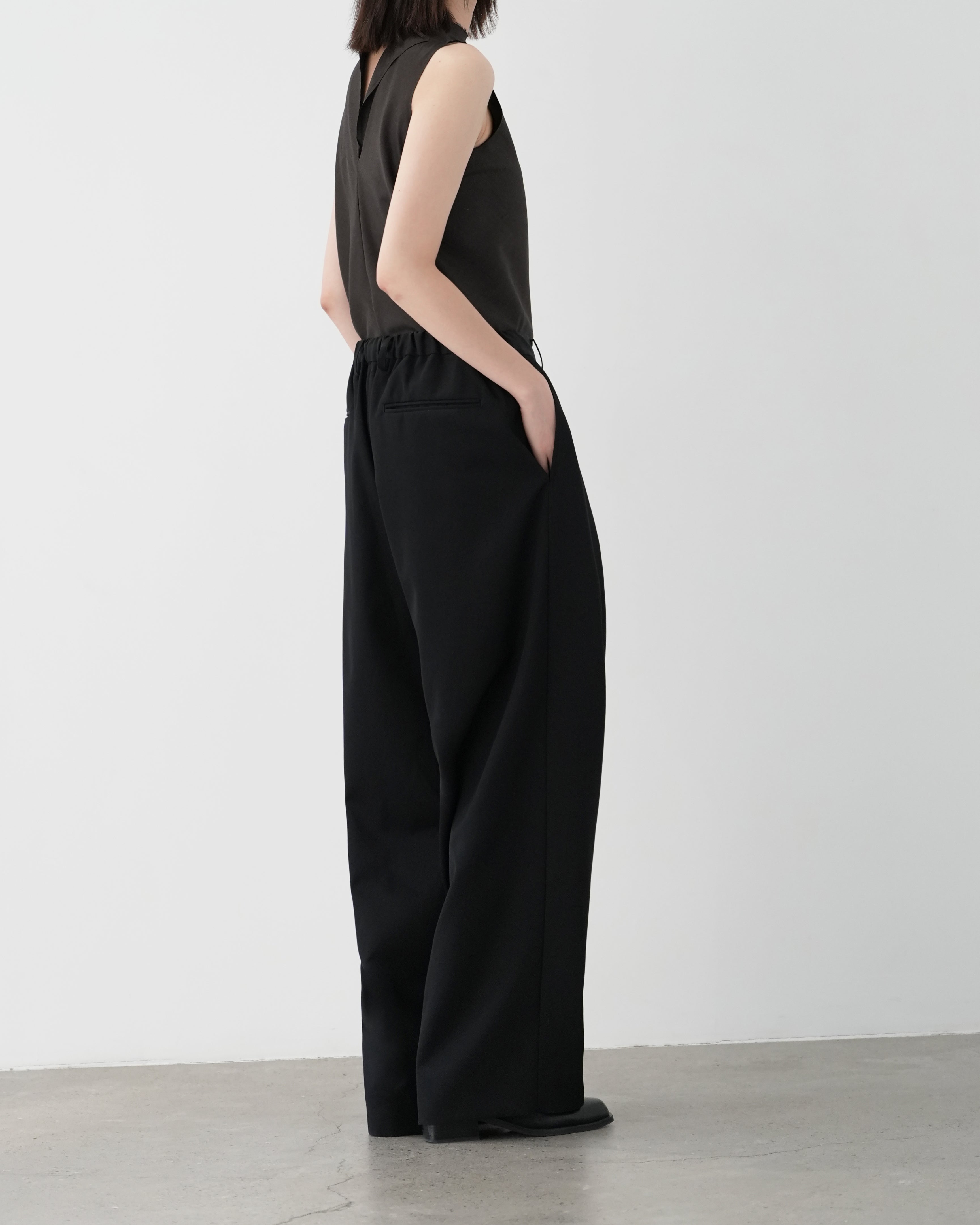 BLACK EASY WIDE TROUSERS