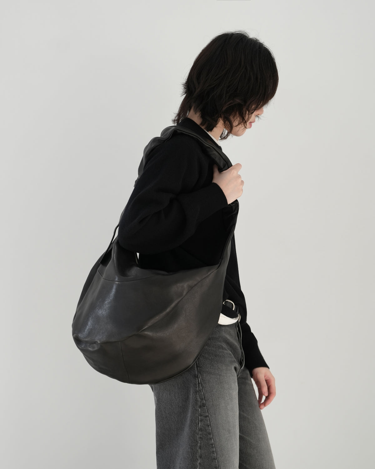 BLACK EXTRA FINE WOOL KNIT CREW NECK LS
