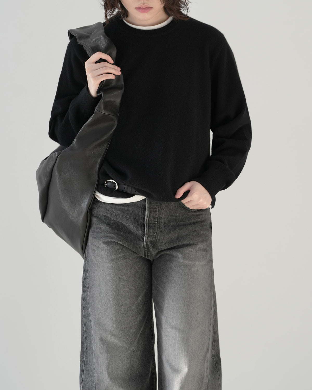 BLACK EXTRA FINE WOOL KNIT CREW NECK LS