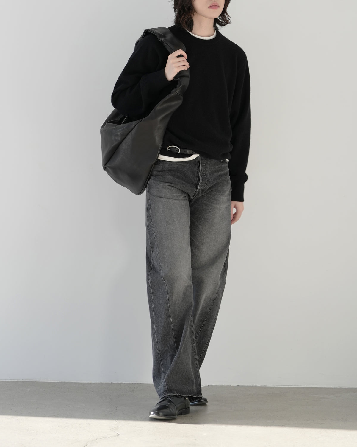 BLACK EXTRA FINE WOOL KNIT CREW NECK LS