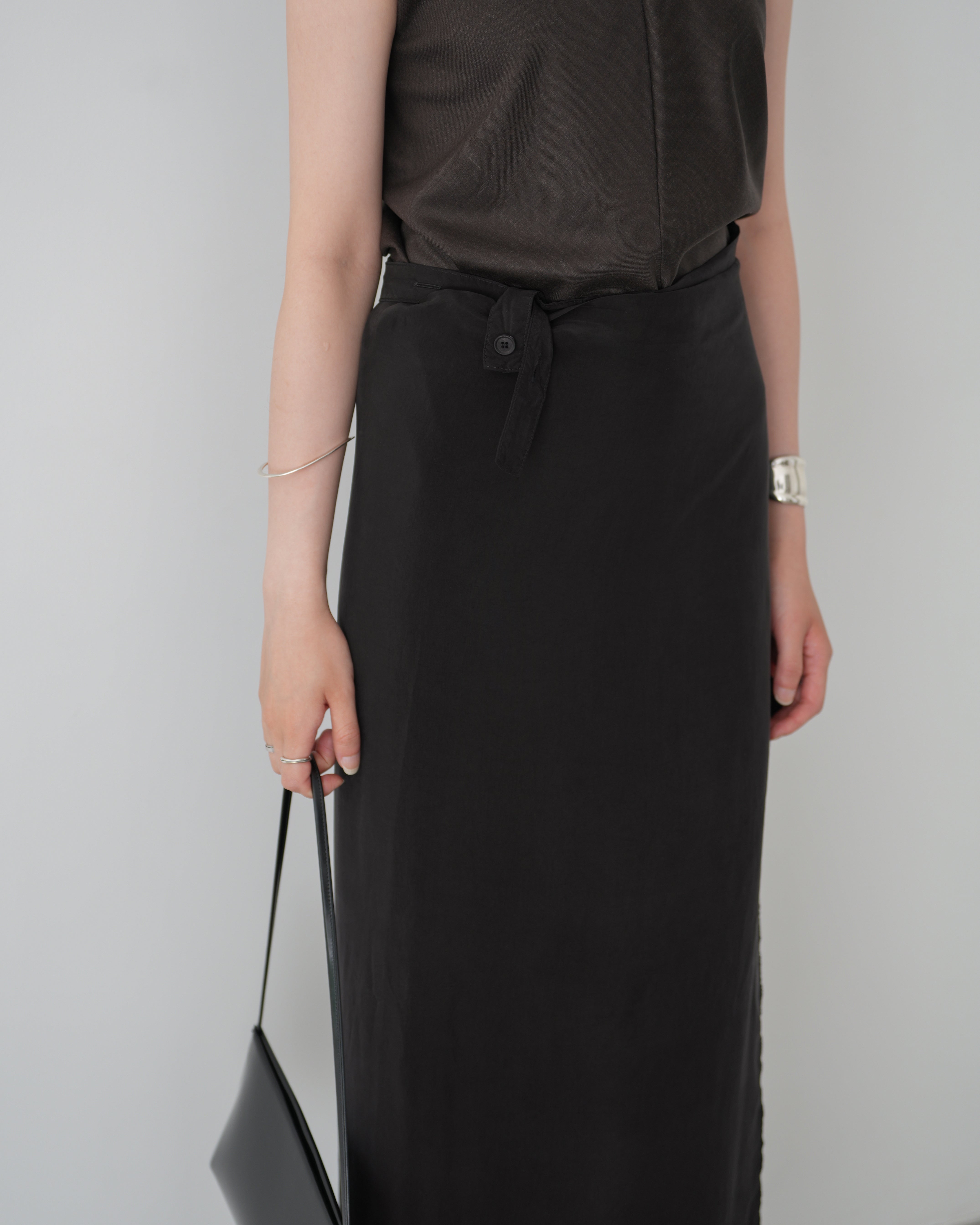 BLACK CUPRO WRAP SKIRT