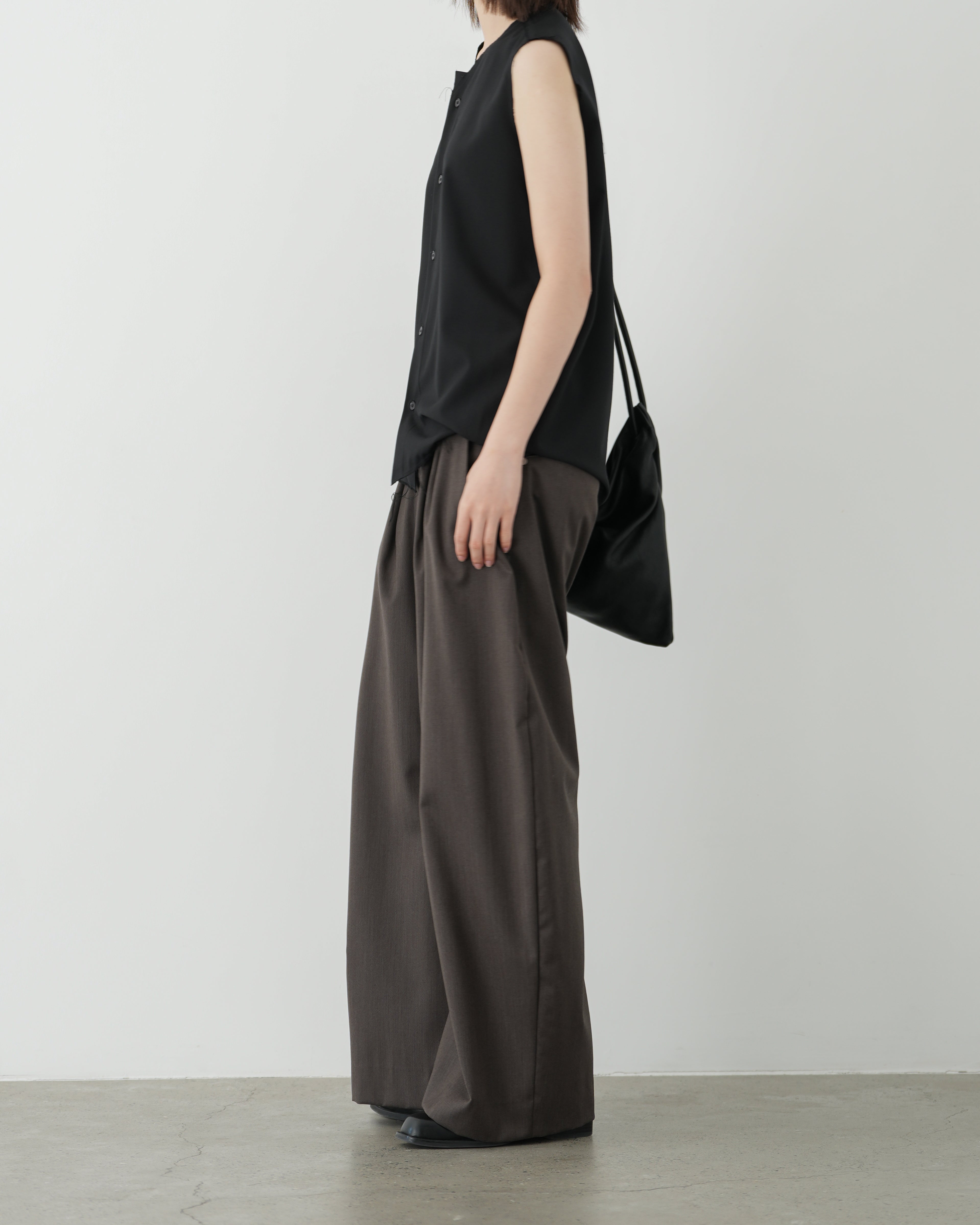 BLACK SUMMER WOOL SLEEVELESS SHIRT